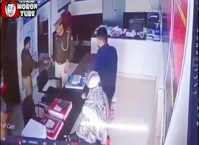 Video :After unintentionally shooting a lady in the head, a police officer hides (Warning - disturbing)